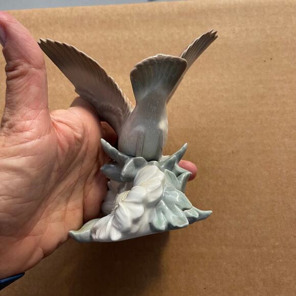 LLadro 1981 Retired Fluttering Nightingale Bird Porcelain RARE Figurine - Picture 3 of 7